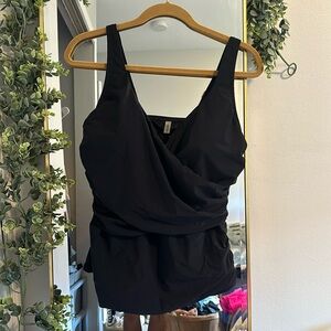 Lands’ End Black Tankini top. Ruched on sides; slimming top.